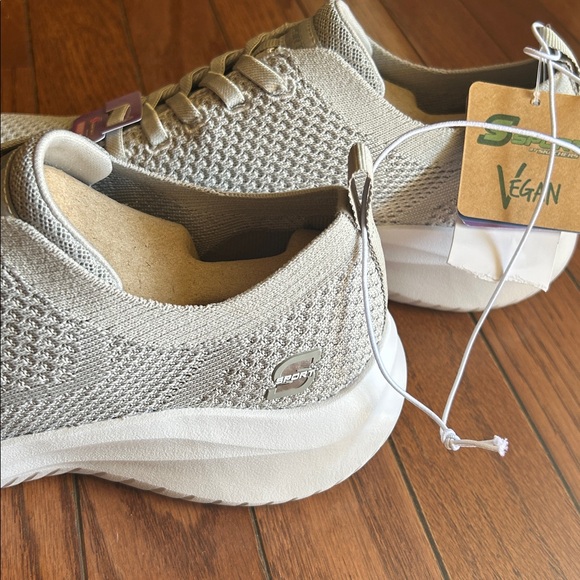 Sketchers sport in gray with memory foam - Picture 3 of 6